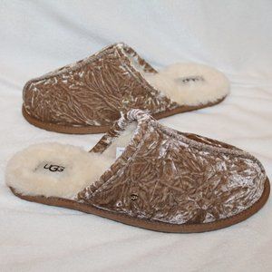 NIB UGG WOMEN'S CRUSHED VELVET SLIP ON‎ SHEARLING LINED SLIPPERS CHESTNUT